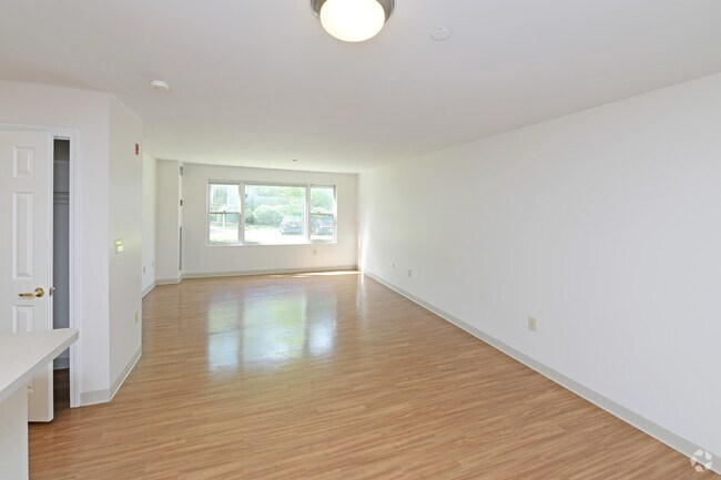 1 BR, 1 BA