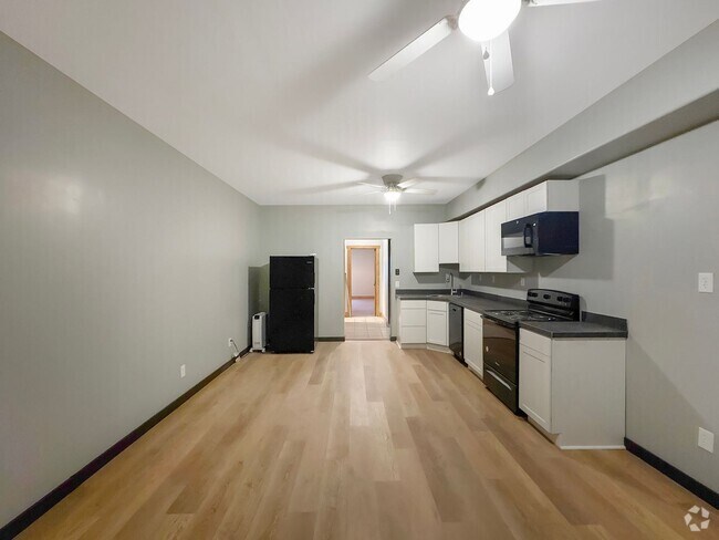 Building Photo - 600 Edgewood Rd Unit 600 Edgewood - Downstairs Rental