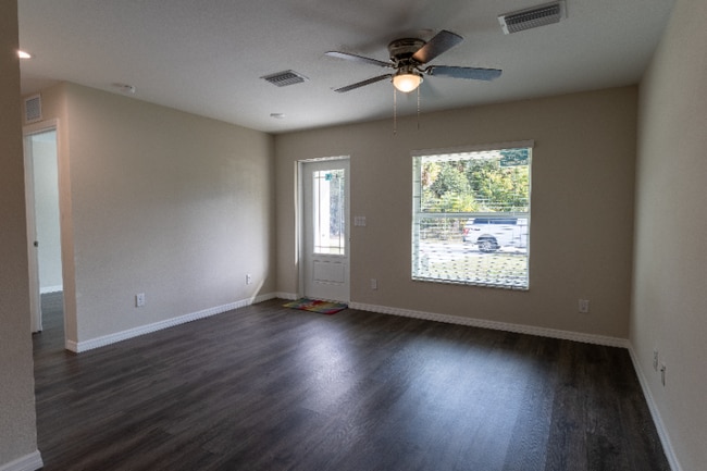 Photo - 2023 Fraser St