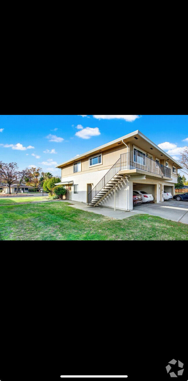 Building Photo - 1949 Northwood Dr Unit #4 Rental