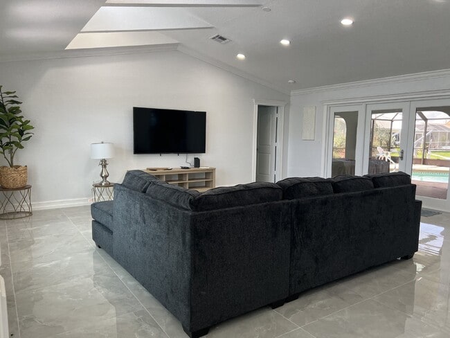 Photo - "3-Bedroom Furnished Retreat in the Gulf C...