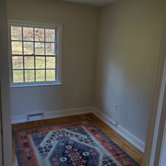 Photo - 1098 Creek Rd