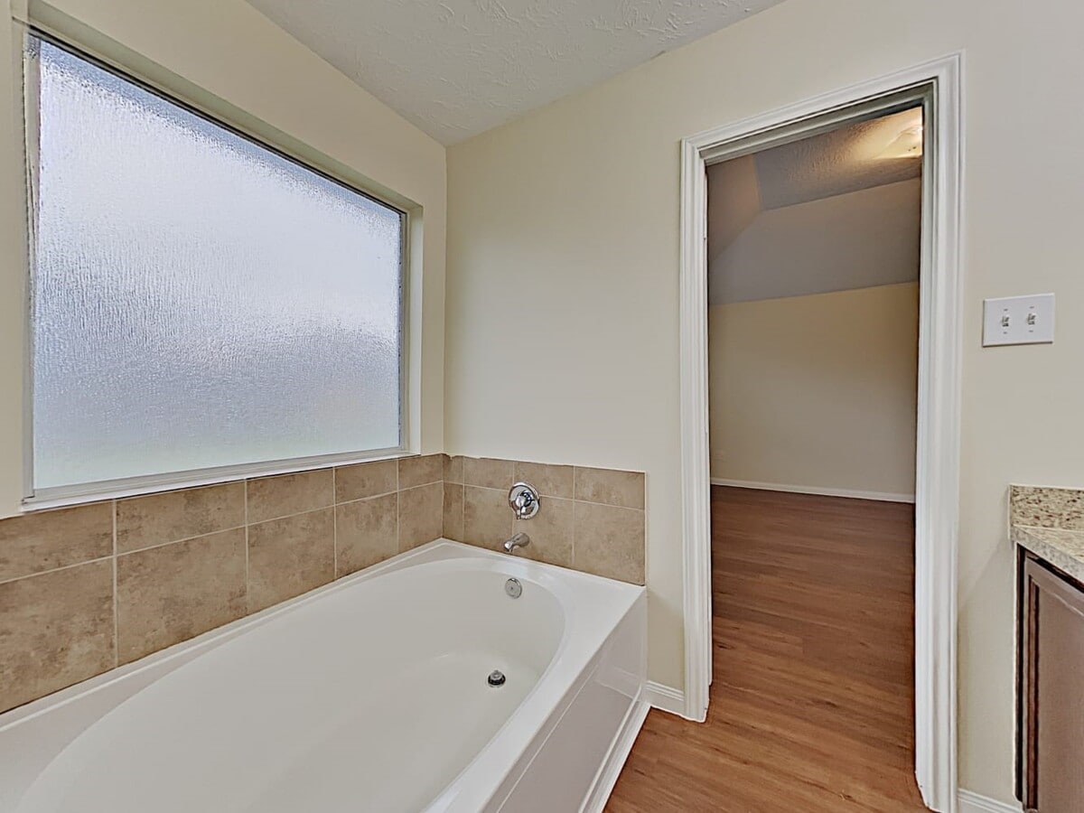 Photo - 4026 Hawthorn Glen Ct