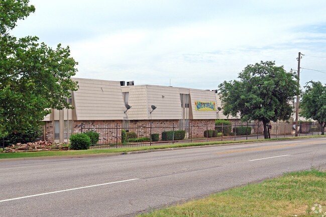 Aspen Way Apartments - Aspen Way Apartments