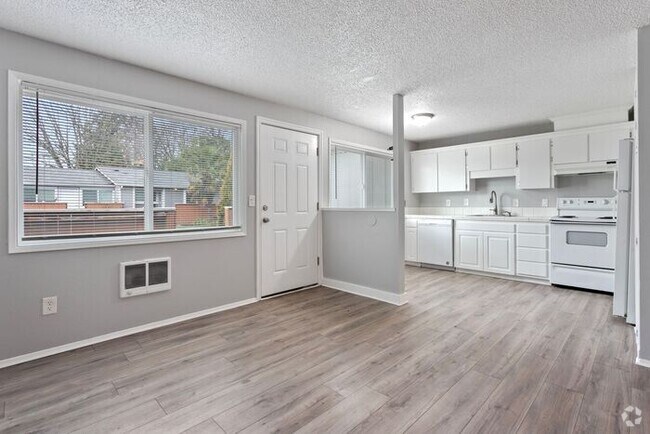 Building Photo - Great 2 bed 1 bath Ready Now! pets OK!! Rental