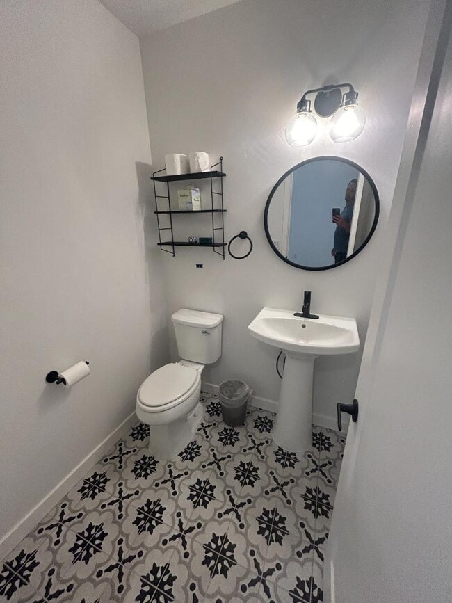 Photo - 4100 Voltaire St