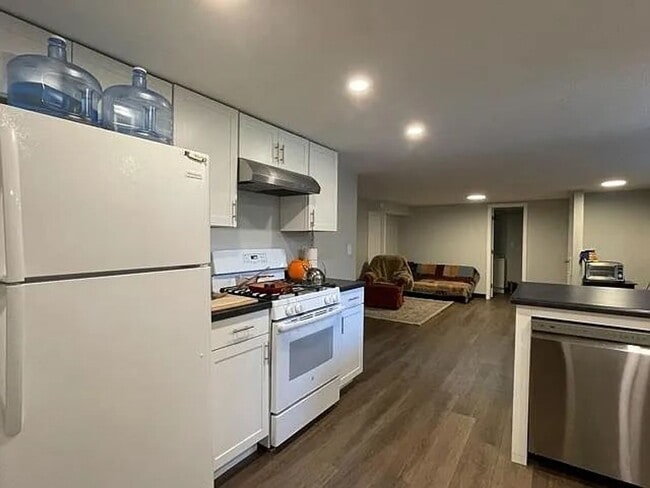 Photo - Update 3br 1ba South Campus and Bryan Park