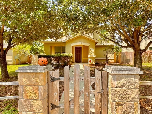 Spacious 3x2.5 South Austin Home - Spacious 3x2.5 South Austin Home