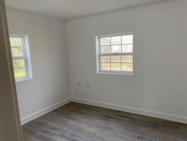 Photo - 720 W Railroad St