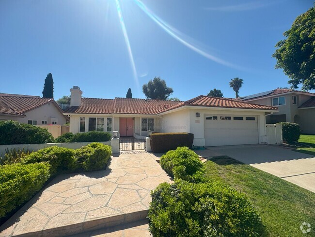 Building Photo - Spacious Single-Story 4-Bed Home in Top-Ra...