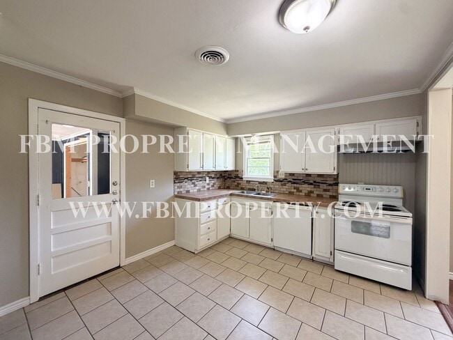 Photo - 3015 Winfield Dr
