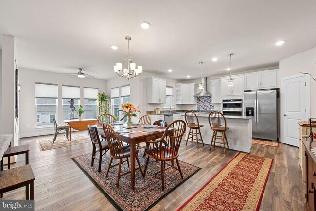 Photo - 1995 Silver Sycamore Ln House