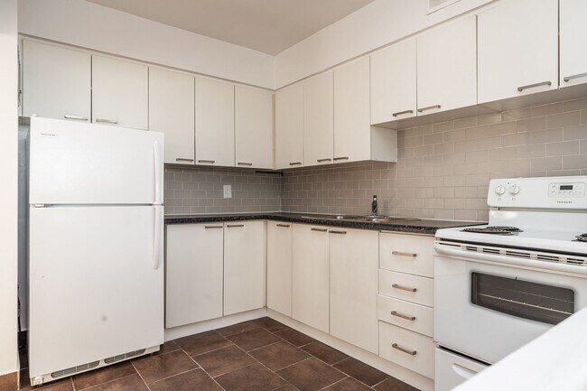 Building Photo - 265 Dixon Road Unit 1605