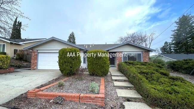 Building Photo - Nice 4 bedroom 2 bath Single family home in great neighborhood!