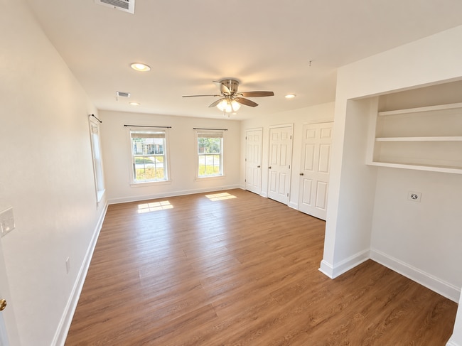 Photo - 800 Circle Dr