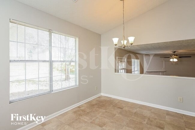 715 Ashley Ln