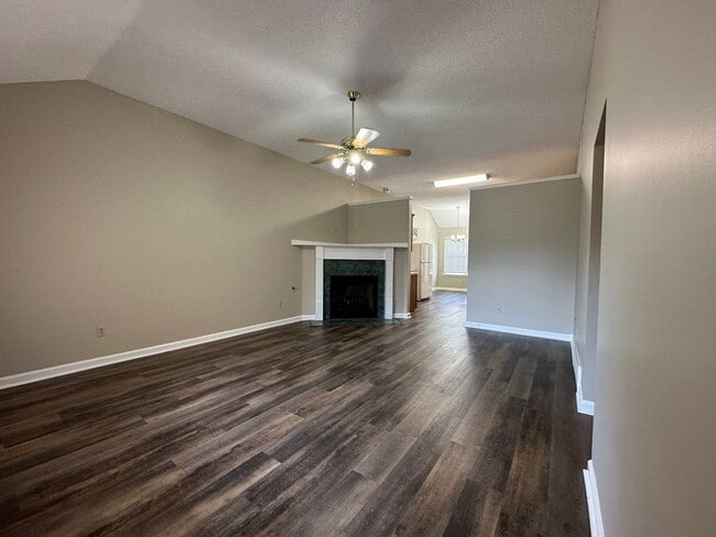Photo - Olive Branch/ Center Hill Area- 3BR/ 2BA AVAILABLE NOW! New Flooring and Freshly Painted!