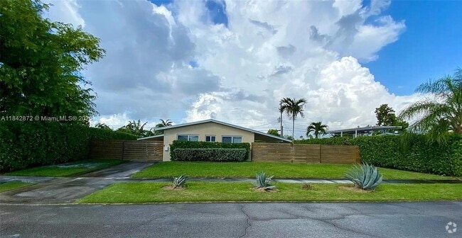 Building Photo - 8855 SW 41st Terrace Rental
