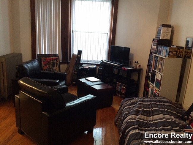 Photo - 26 Hemenway St Unit 1