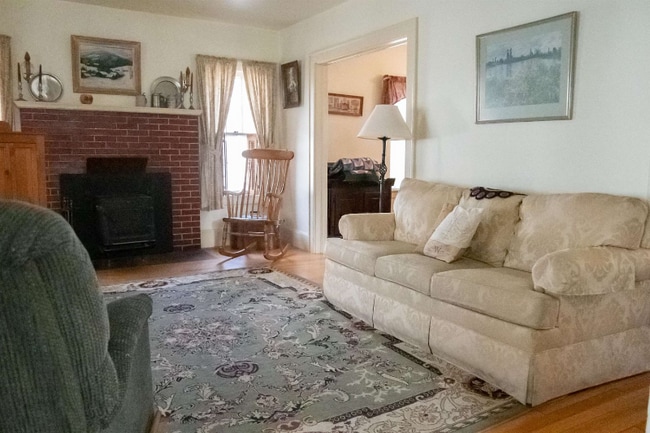 Photo - 10 Wallace Aveune