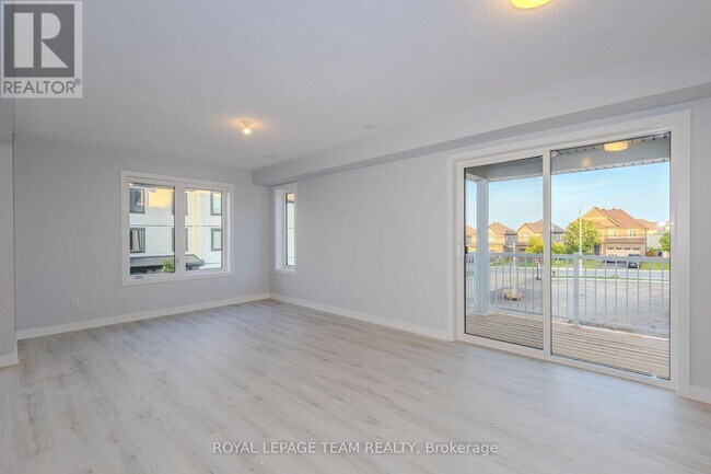 Photo - 753 Kinstead Pvt Pvt