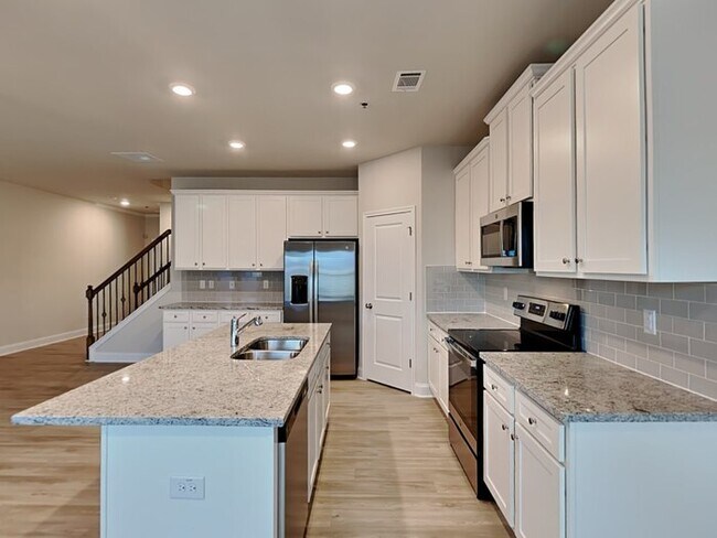 Photo - 130 Wayne Ln