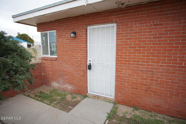Photo - 1421 St Johns Dr Apartment Unit 8