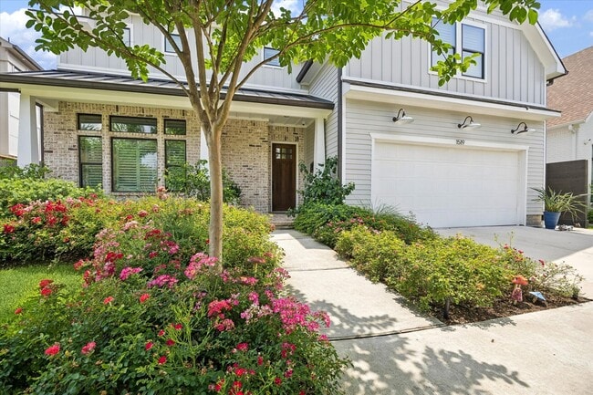 Photo - 1519 Richelieu Ln