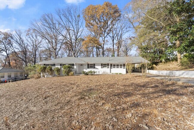 Photo - 2352 Elmwood Cir SE