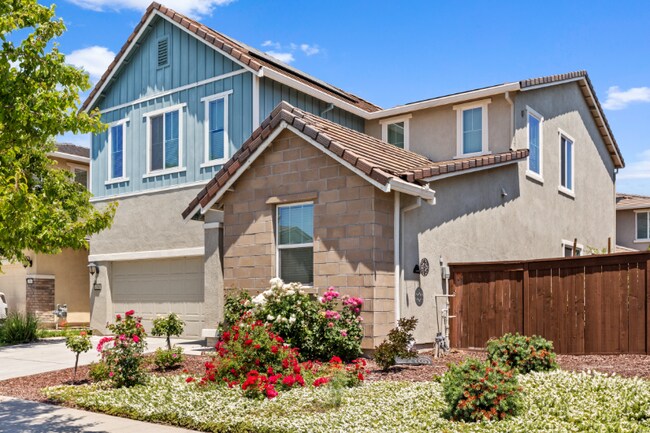 Photo - 4560 White Sage St