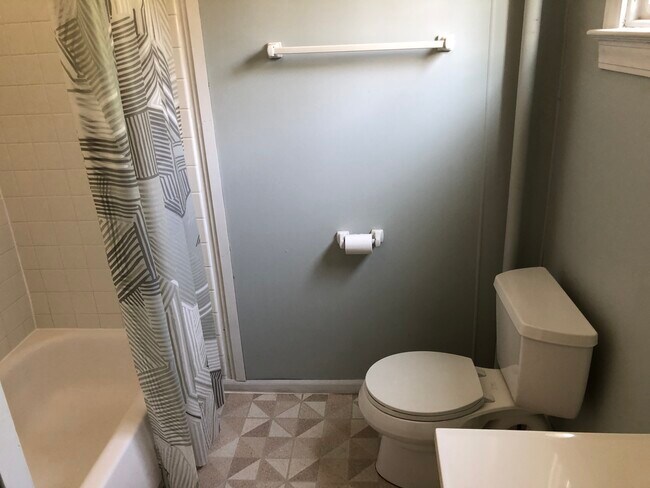 1300 Hutchins Ave Unit 1