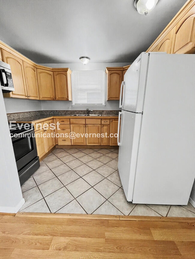 Photo - 613 Hillsboro Rd Unit APT B27