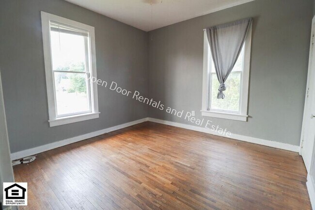 Photo - 208 1/2 S Grant St