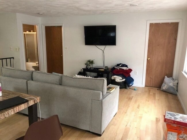 Photo - 314 E 8th St Unidad 1