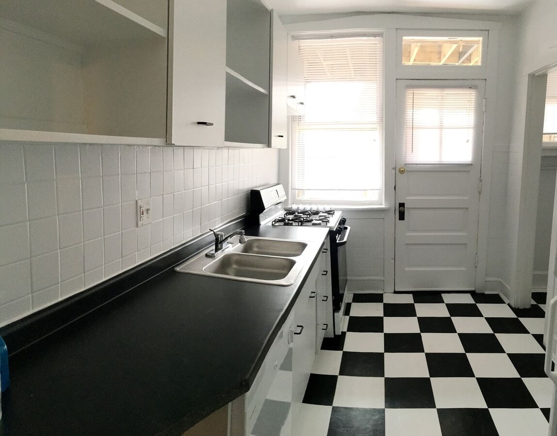 Photo - 5752-58 N Winthrop Ave