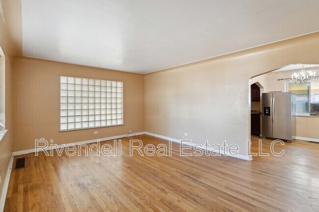 Photo - 5085 Eliot St