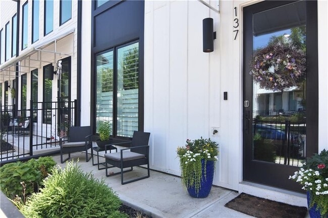 Photo - 137 Pearl St