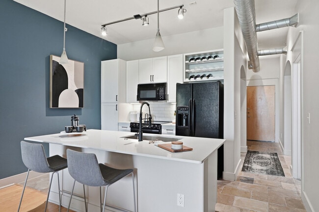 2BD, 2BA - 1252SF - Kitchen