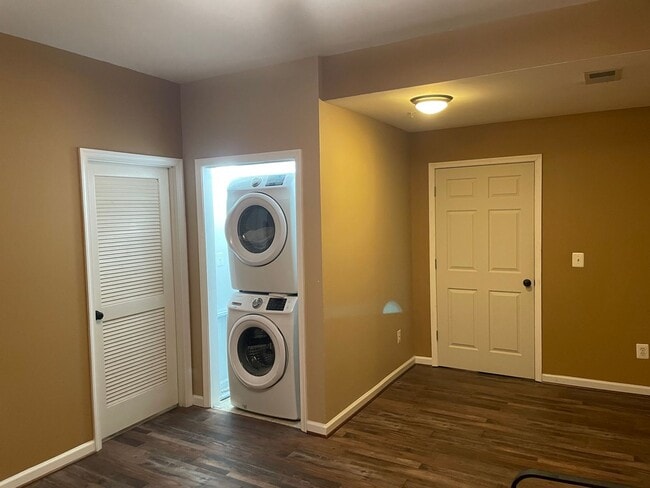 Photo - 4 Level End-Unit TH with Garage!
