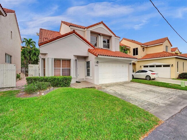 Photo - 3745 Piccadilly St