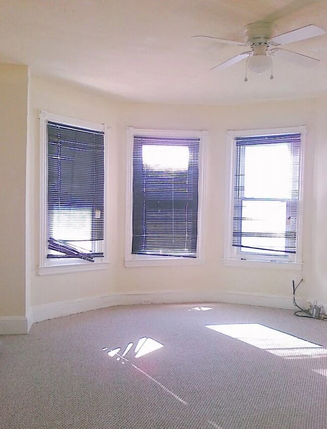 Photo - 915 Maple Terrace