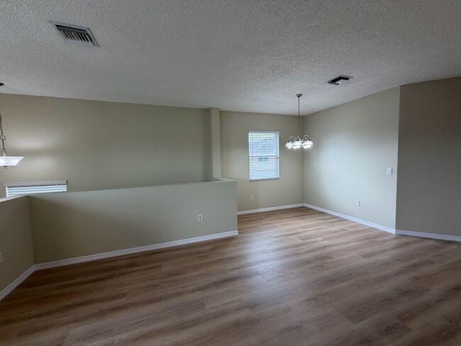Photo - 2925 Crestwood Ter