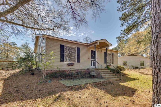 Photo - 1235 Henry Rd