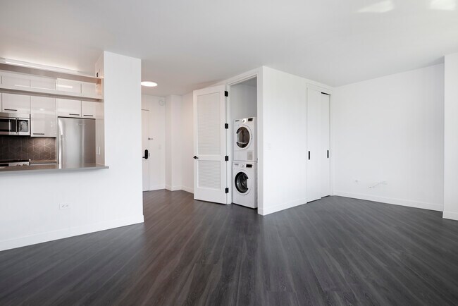 Photo - 250 E Houston