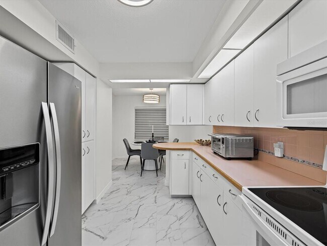 Photo - 6650 Sunset Way Unidad 204