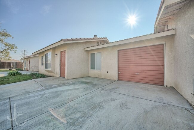 1308 Reddick Ln
