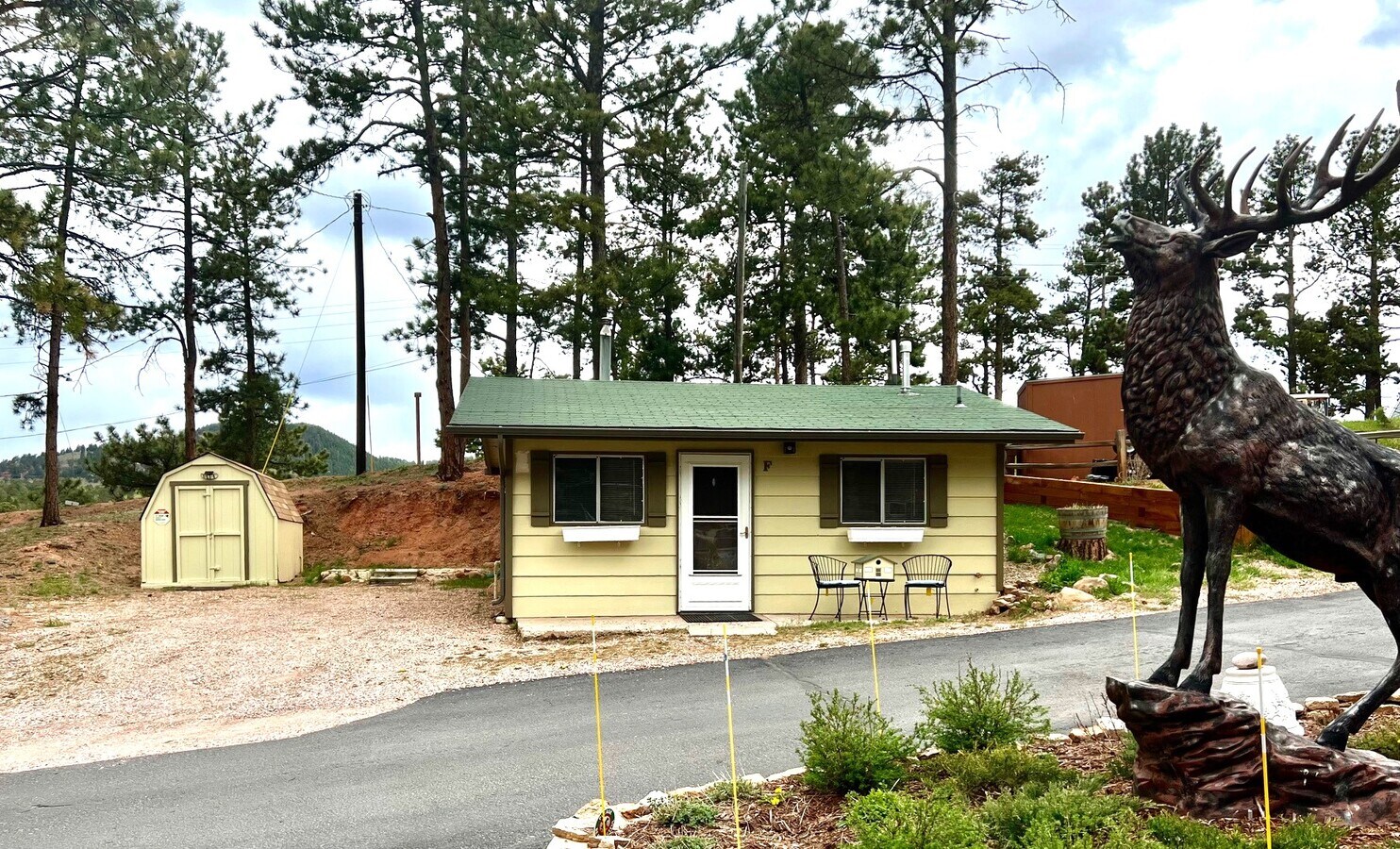 shed included - 1301 E US Highway 24 House