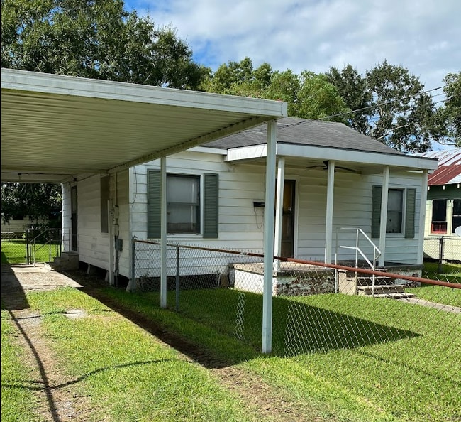 Photo - 714 Saint Jude Ave