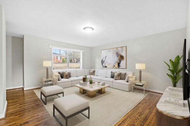 Photo - SH302-Chamberlain Oaks Apartments (CHO)