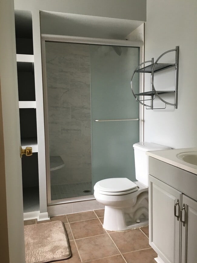 Photo - 3353 Beacon St Unidad B26